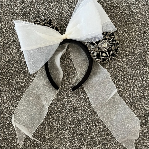 Vera Wang Disney Designer Collection - Picture 5 of 5